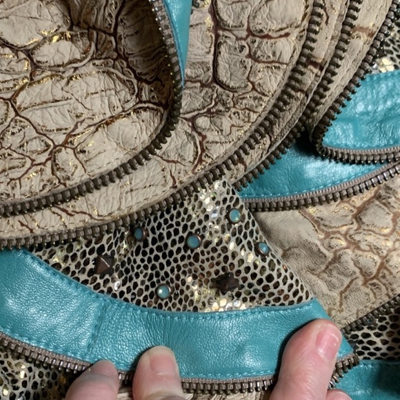 Kippy’s Stylish Tan and Turquoise HandBag NWOT - Picture 9 of 13